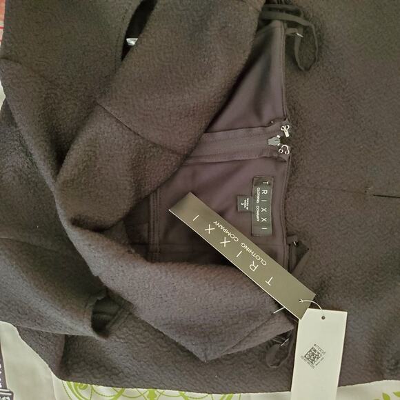 Trixxi Textured Cut Out Mini Dress in Black Size 3 - Picture 5 of 10